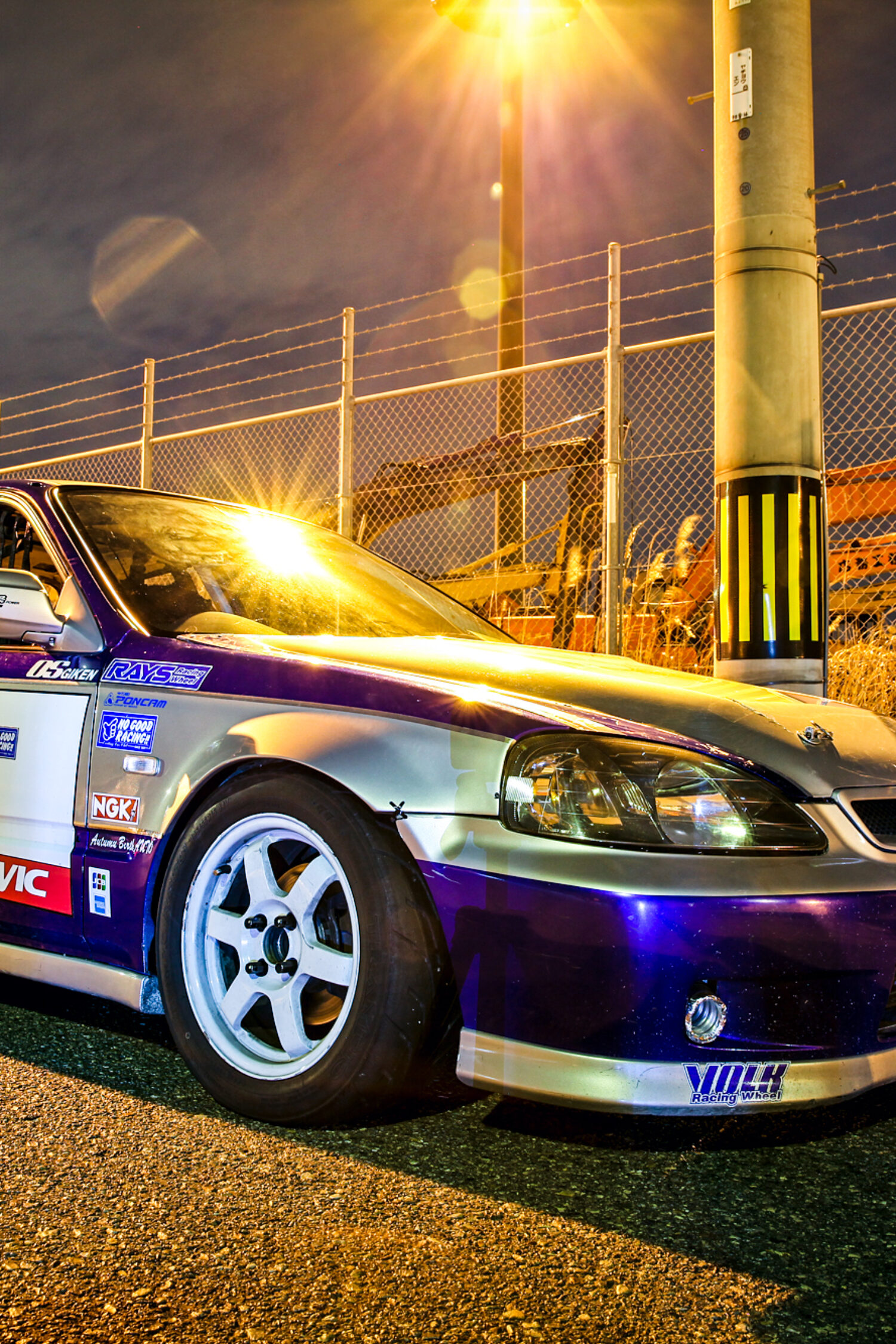 The most popular scheme that was inspired by the old Civic one-make circuit races is this two-toned style
